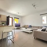 וילה Wealthystays 3br Terrace Bbq With Pool *