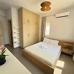 Wealthystays 3br Terrace Bbq With Pool וילה Liopetri