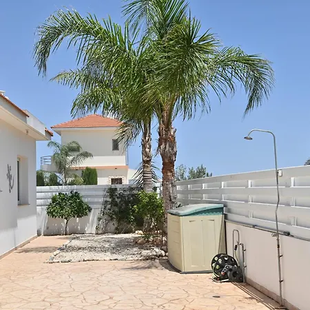 Wealthystays 3br Terrace Bbq With Pool *