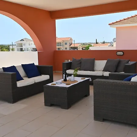 Wealthystays 3br Terrace Bbq With Pool