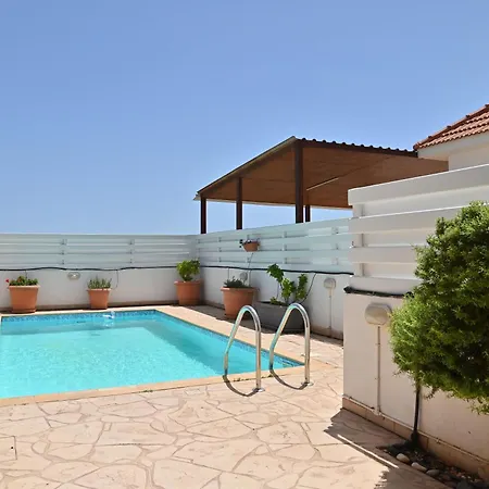 Wealthystays 3br Terrace Bbq With Pool *