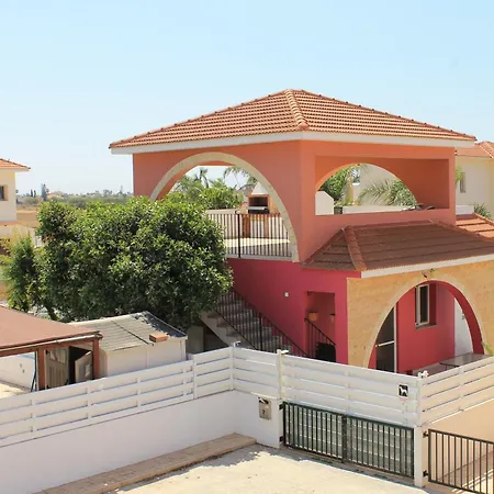 Wealthystays 3br Terrace Bbq With Pool * Liopetri