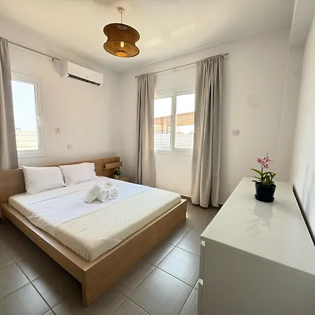 Wealthystays 3br Terrace Bbq With Pool *