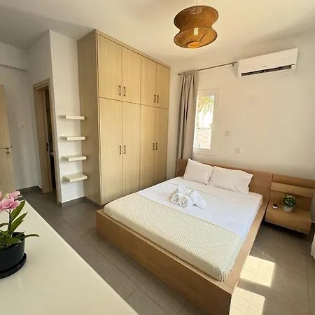 Wealthystays 3br Terrace Bbq With Pool فيلة Liopetri