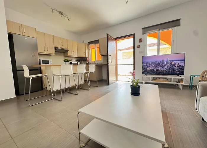 Wealthystays 3br Terrace Bbq With Pool Vila Liopetri